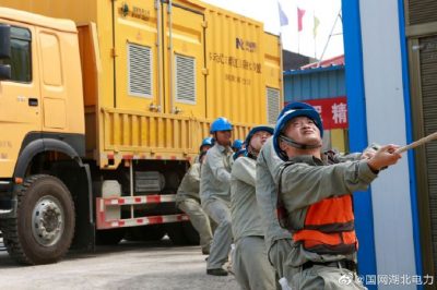 500kV輸電線路導(dǎo)地線直流移動融冰試驗(yàn)取得圓滿成功