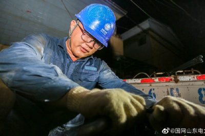 完成兩套懸式絕緣子、一套直線瓷瓶更換及緊線工作，保障附近居民用電安全