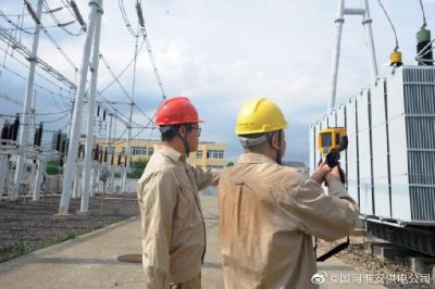 盱眙縣供電公司110千伏梁營變電站進行巡視、測溫