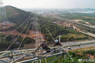 電力“攀登者”，悠悠戰(zhàn)秋涼