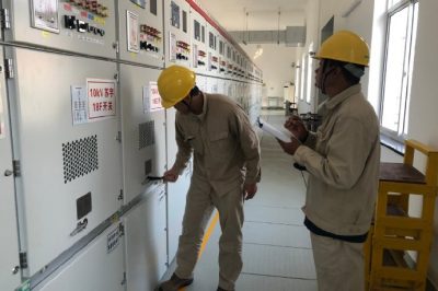 110千伏張甸變II段母線停役進行開關柜尺寸測量