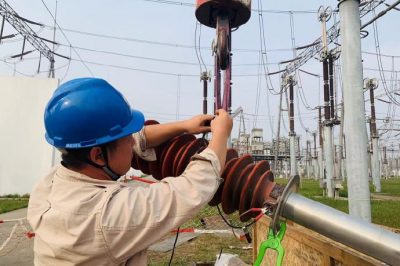 徐州500千伏三堡變高抗施工