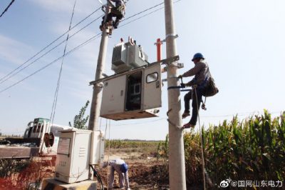楊廟臺區(qū)機井灌溉用電線路進行改造