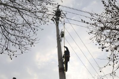 消缺：10千伏蔡莊線隔離開(kāi)關(guān)放電打火