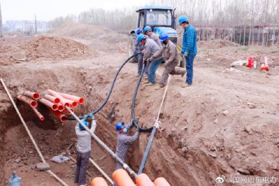 35千伏富新線線路改造現(xiàn)場