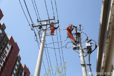 濱城區(qū)供電公司對(duì)10千伏郭王線(xiàn)進(jìn)行線(xiàn)路檢修