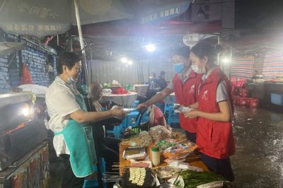 “電小二”進(jìn)夜市，讓地?cái)偭疗饋?lái)