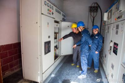 全力以赴確?！皯?zhàn)時高考”用電