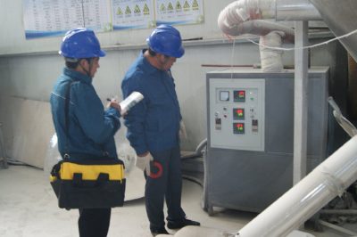 對客戶的配電盤、啟動柜、電表箱、保護(hù)器、接地線等進(jìn)行排查測試