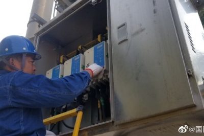 對漳頭村商戶集中區(qū)域低壓線路、臺區(qū)配變等進行排查消缺