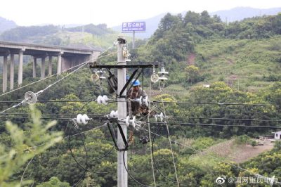 國(guó)網(wǎng)重慶綦南供電公司優(yōu)化配電網(wǎng)，助力小康路