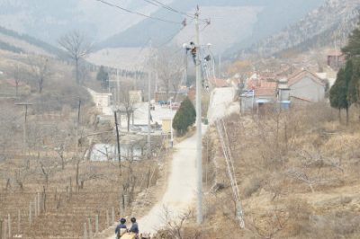 新增200千伏安變壓器1臺(tái)，新立15米電桿19基