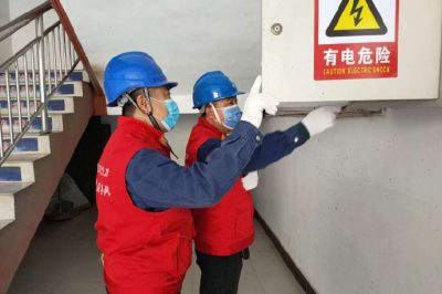 對轄區(qū)“煤改電”用戶電力線路、設(shè)備、表計等進行排查消缺